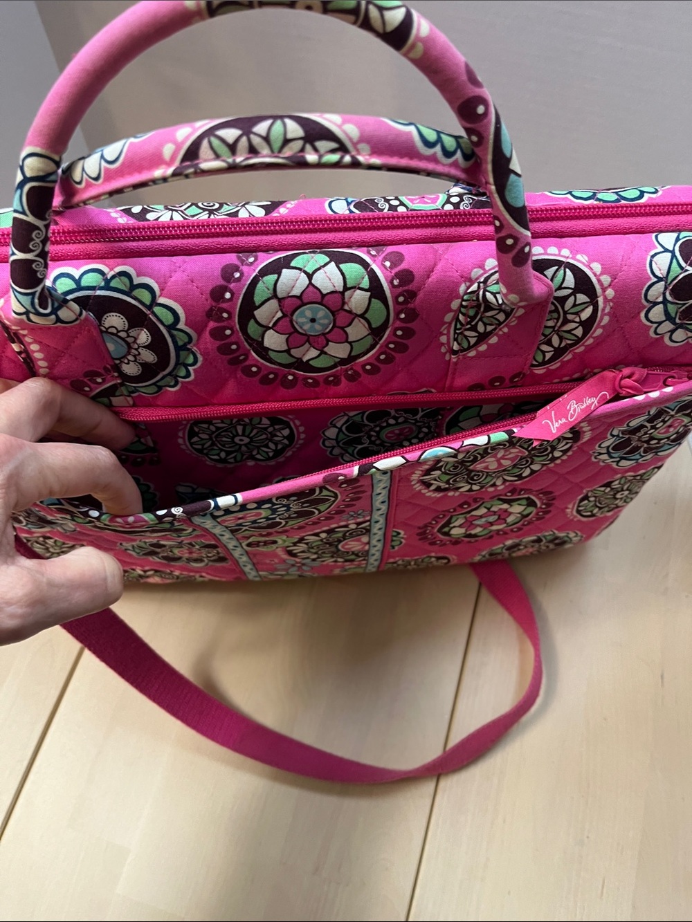 Vera Bradley Pink Cupcake Hard Shell Laptop Travel Bag Quilted Cotton w/ Strap - Picture 6 of 16